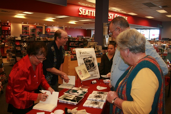 Borders-bookstore-2-046